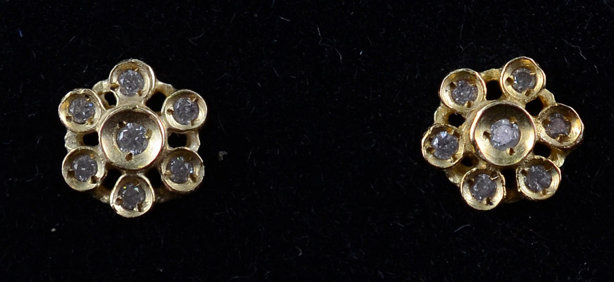Par de brincos tipo "piza" em ouro 18 k com brilhantes - 1,4...