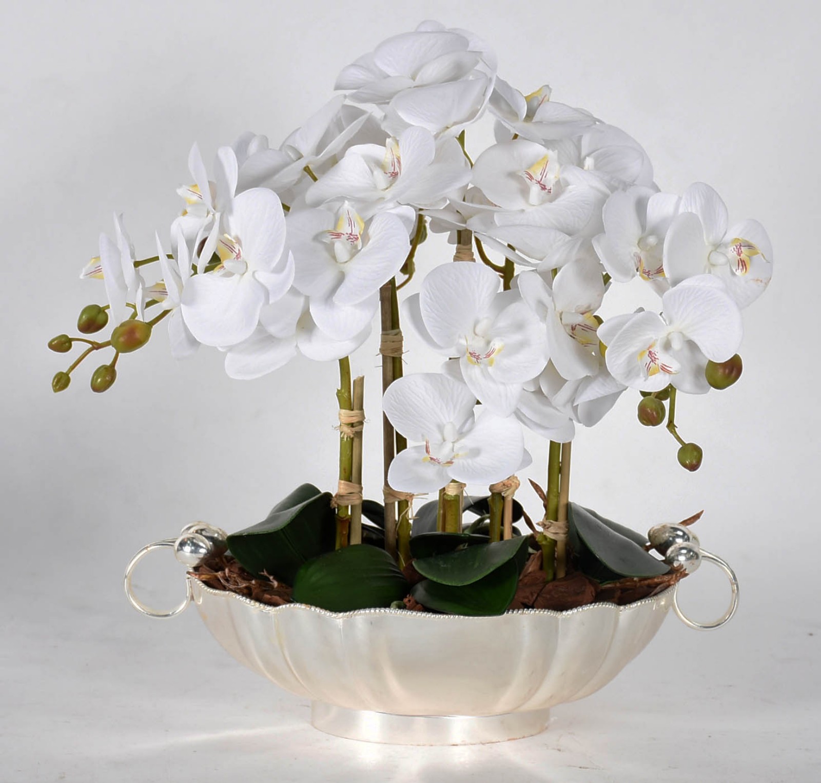 Cachepot com banho de prata (desgastada) com composição floral de... - foto 1 de 4