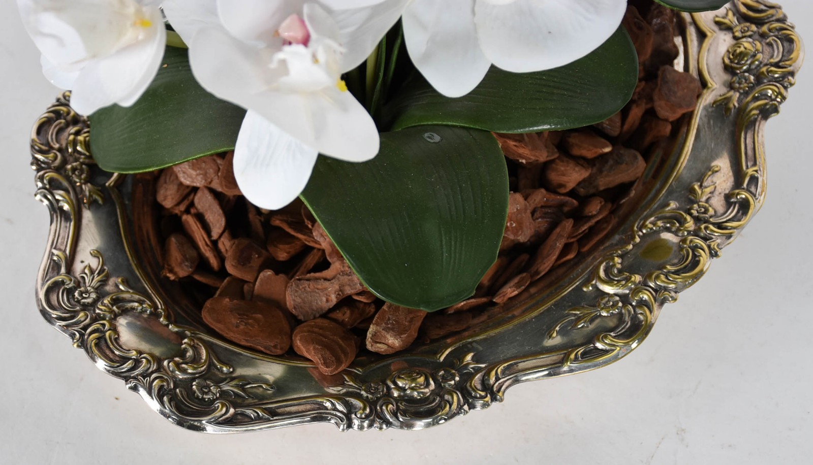 Cachepot com banho de prata com orquídeas permanentes. - foto 4 de 4