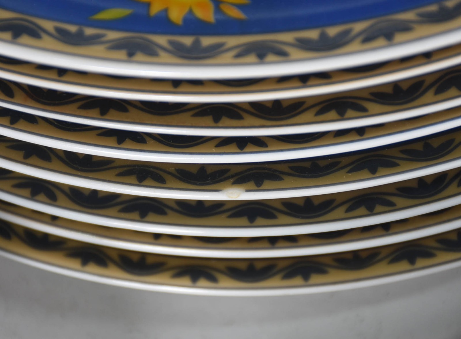 Serviço de chá e jantar de porcelana Royal Line comp. de 8 pratos... - foto 4 de 4