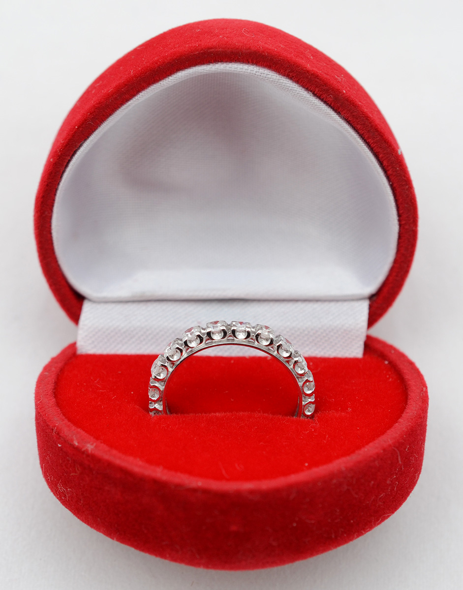 Aliança completa de ouro branco com aproximadamente 1.5 ct de... - foto 1 de 2