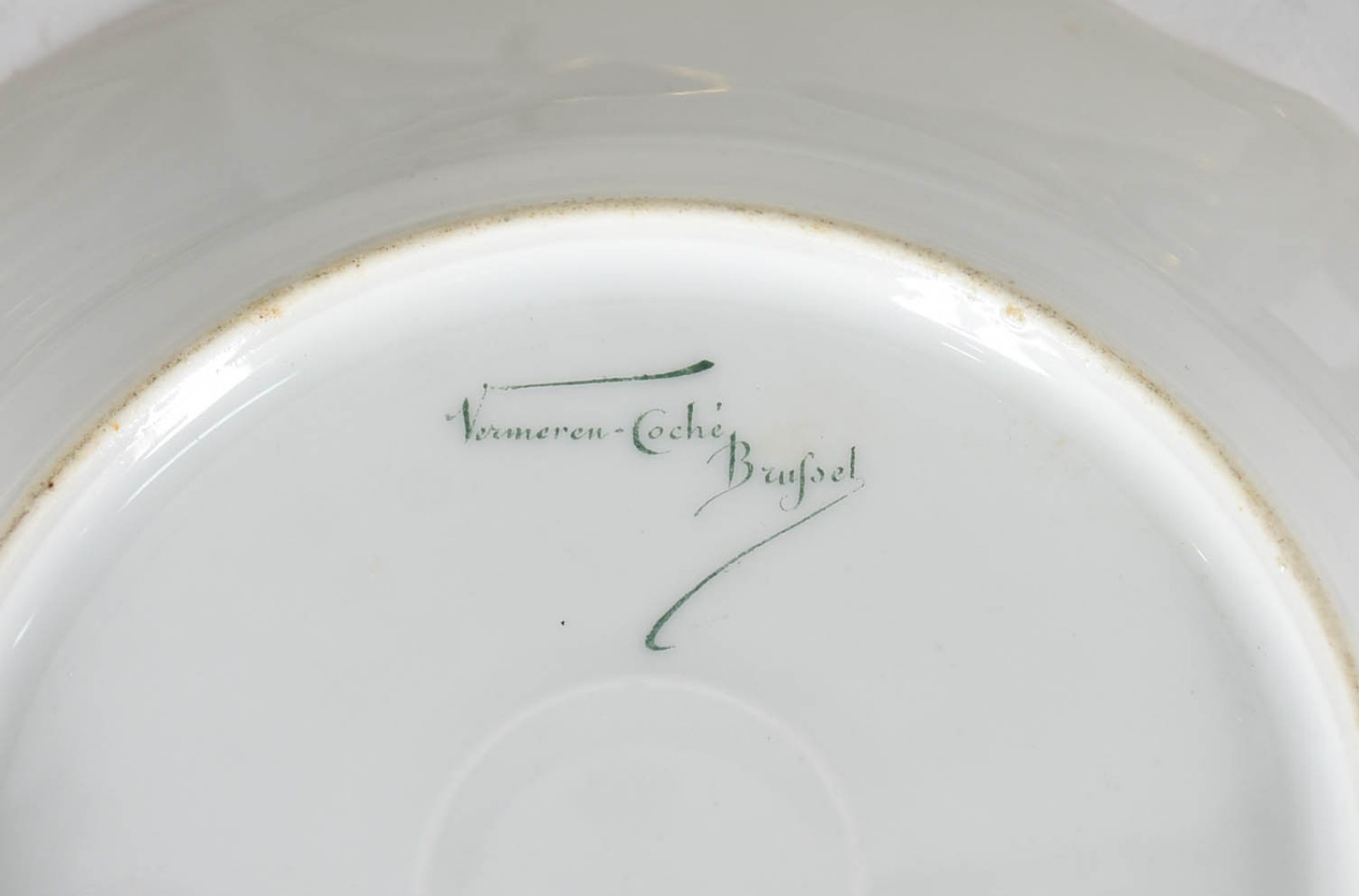 Serviço de jantar de porcelana europeia com o monograma de JBR, João... - foto 3 de 3