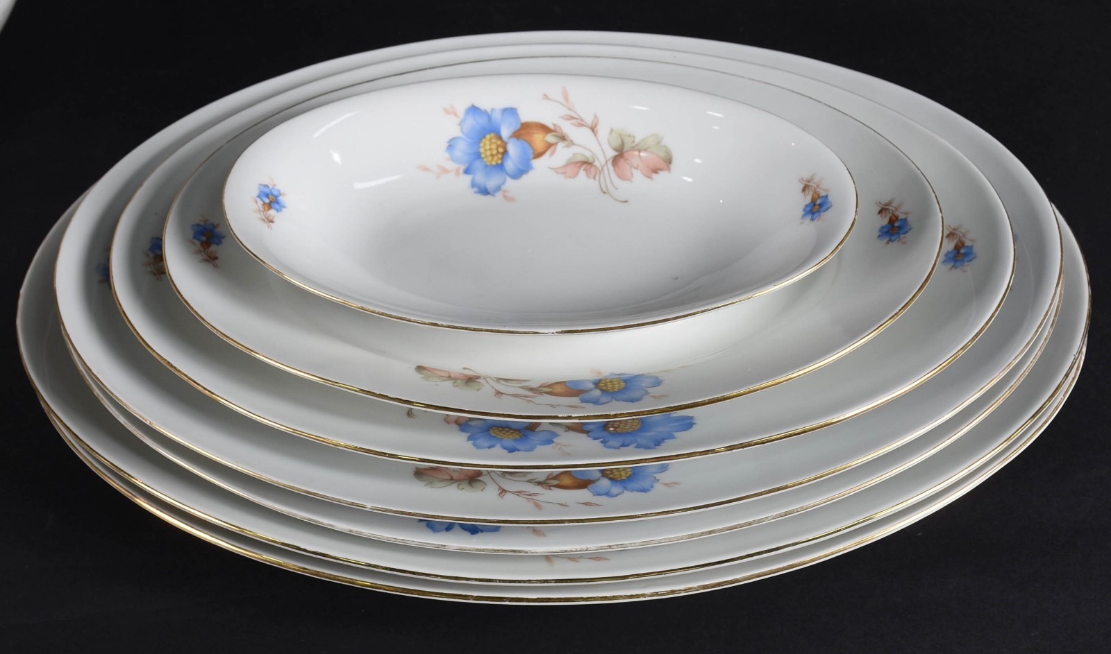 Aparelho de jantar de porcelana TCHECA composto por 11 pratos rasos... - foto 3 de 5