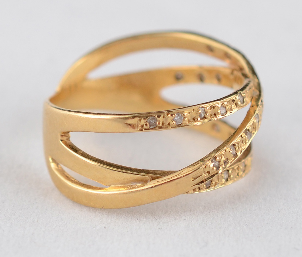 Anel de três aros de ouro 18k e brilhantes - 4,4 g - Aro 19. - foto 1 de 2