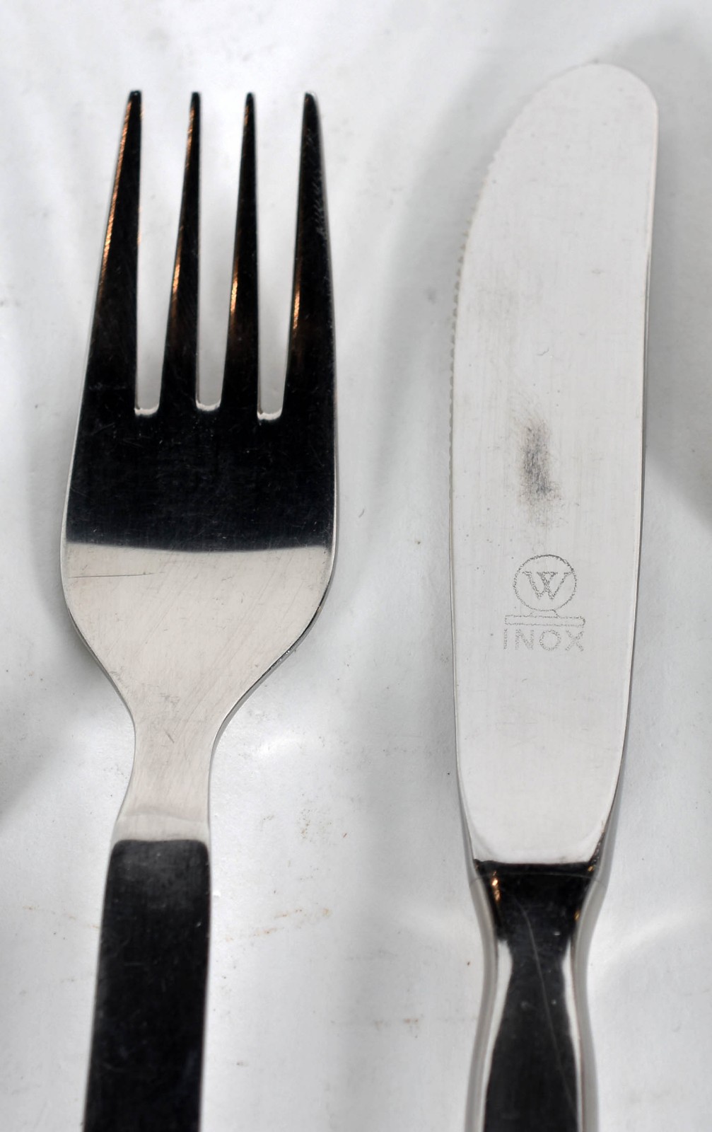 Faqueiro de aço inox WOLFF, composto de 128 peças, sendo 12 facas, 12... - foto 2 de 3