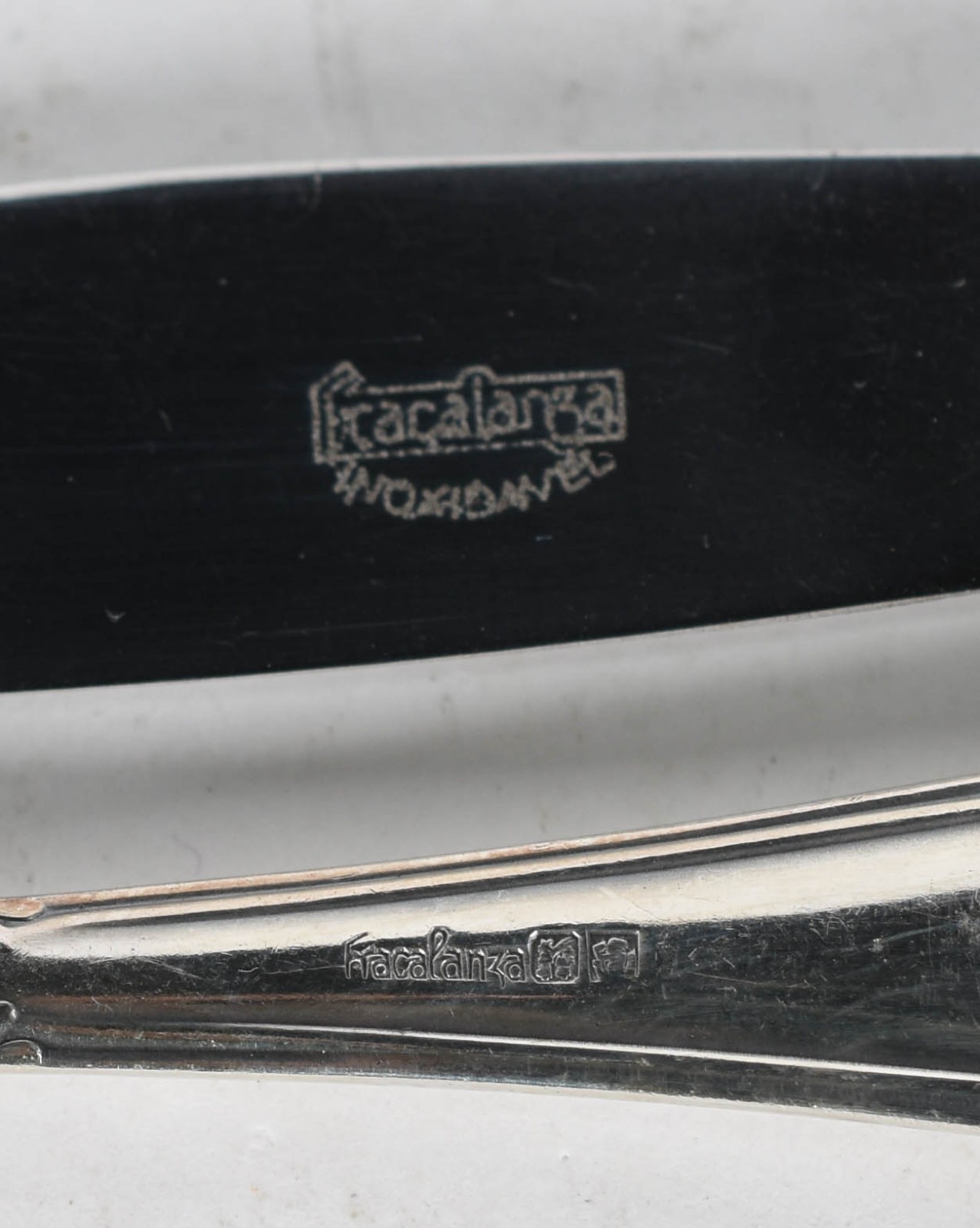 Faqueiro de metal prateado Fracalanza, composto de 12 facas, 12... - foto 3 de 3