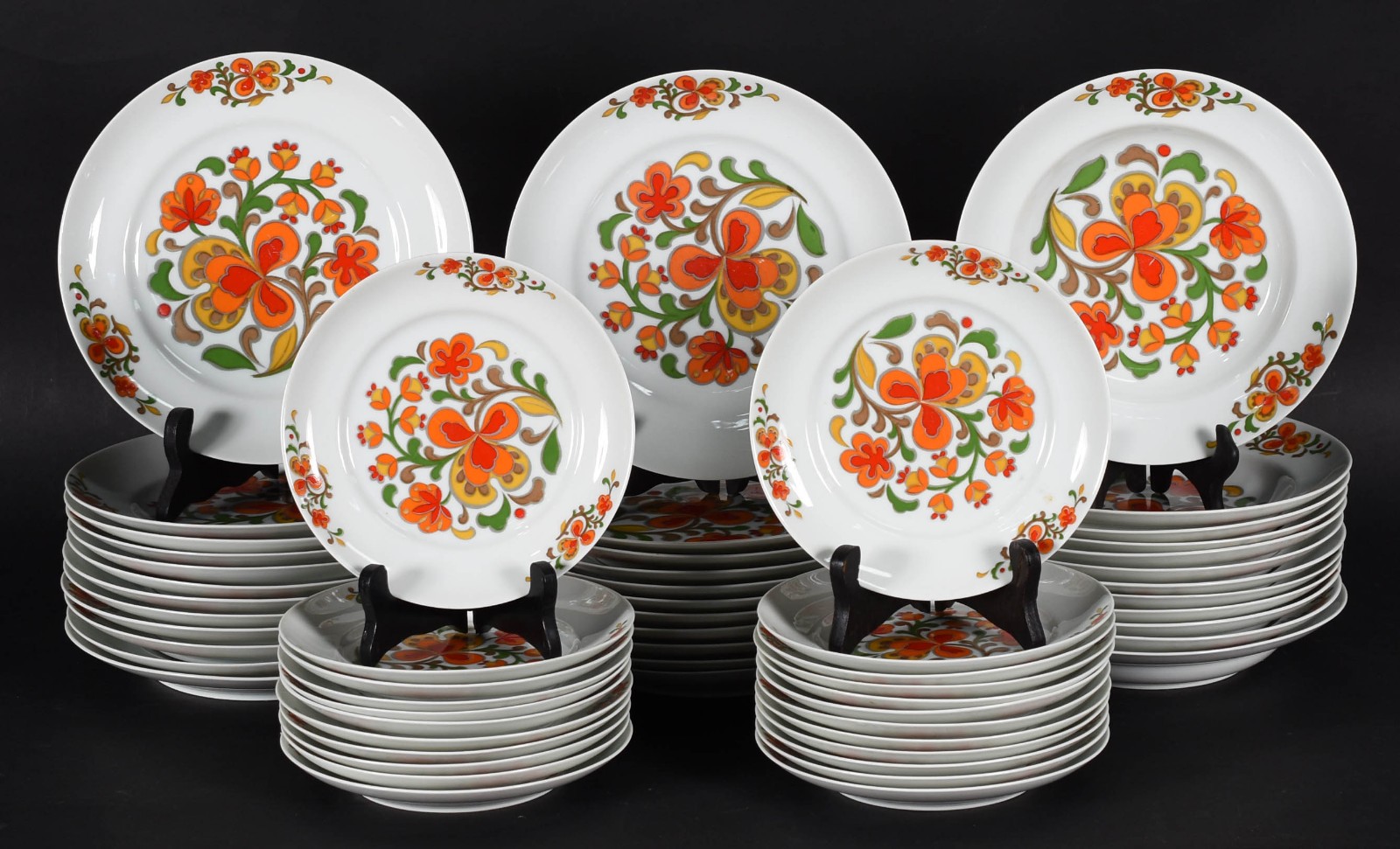 Serviço de porcelana Schmidt floral, comp. de 23 pratos rasos, 12... - foto 2 de 5