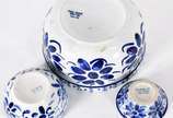 Diversas peças, sendo um bowl grande e dois men... - Diversas peças, sendo um bowl grande e dois menores de porcelana mineira MONTE SIÃO e,  4 bowls/pirex coloridos. Total 7 peças