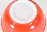 Diversas peças, sendo um bowl grande e dois men... - Diversas peças, sendo um bowl grande e dois menores de porcelana mineira MONTE SIÃO e,  4 bowls/pirex coloridos. Total 7 peças