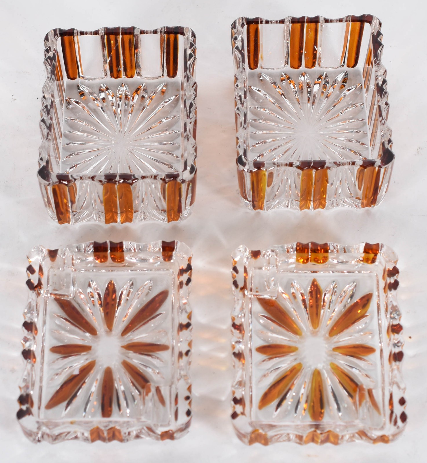 Nove peças diversas de cristal doublé ambar, sendo 2 caixas com... - foto 4 de 4
