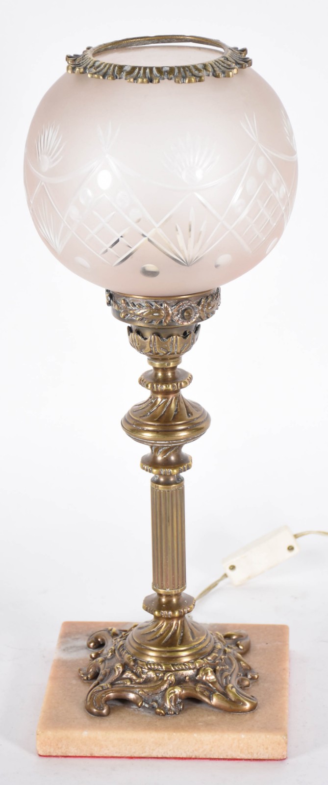 Luminária de metal dourado com base de mármore e cúpula de vidro... - foto 3 de 3