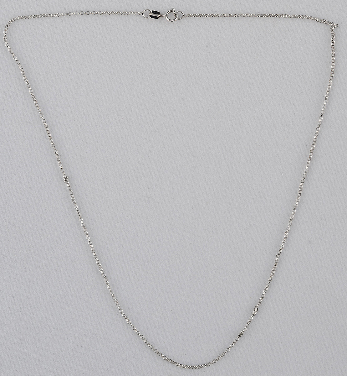 Cordão de ouro branco 18 k - 1,6 g. - foto 1 de 2