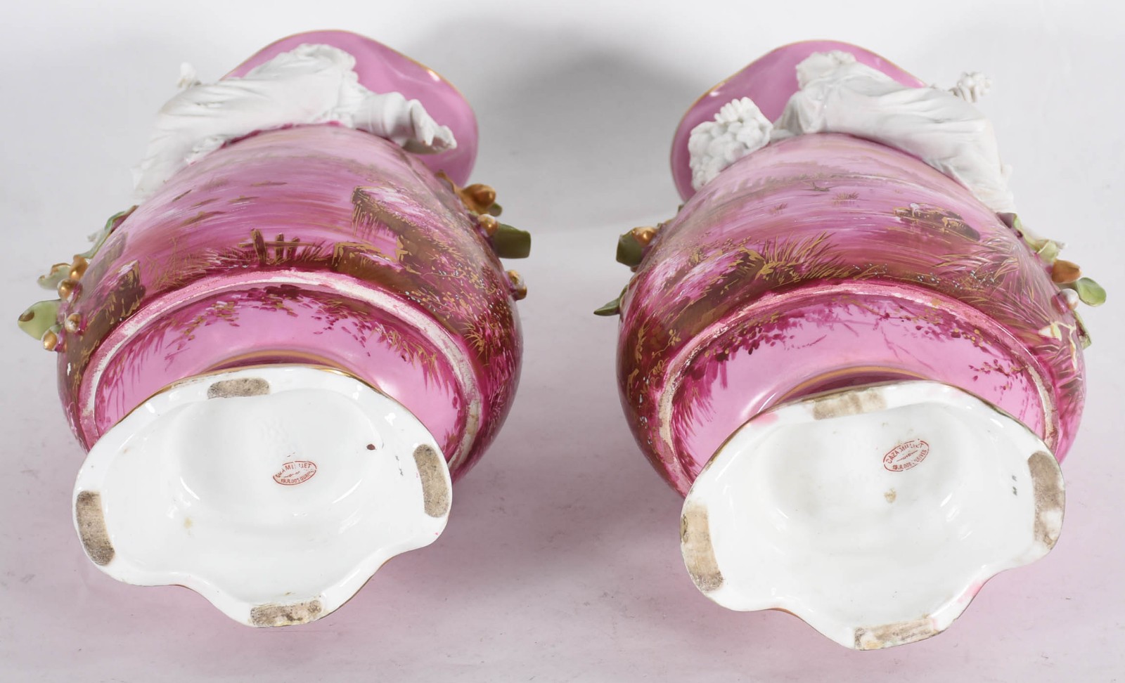 Par de belíssimos vasos de porcelana francesa na cor rosa, decorados... - foto 6 de 6