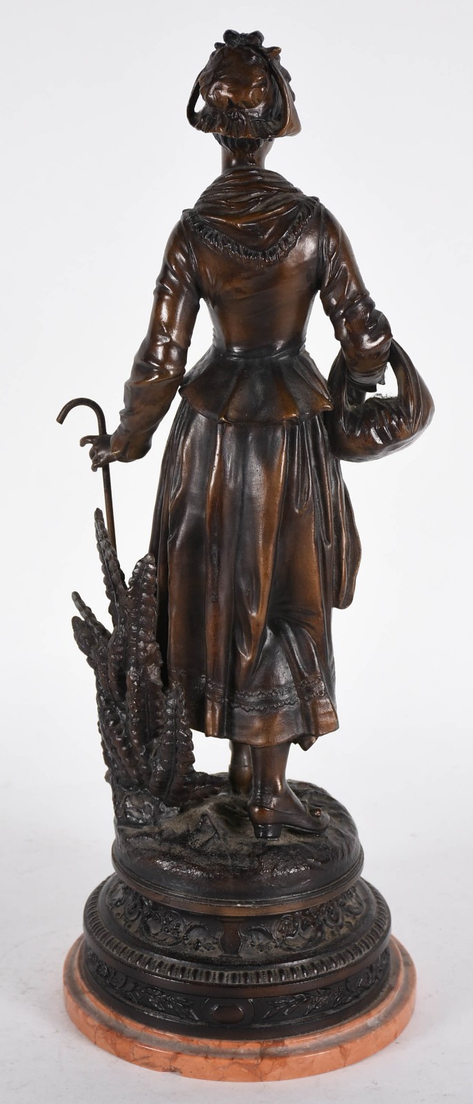 Estatueta de petit bronze representando camponesa (faltando 1 dedo)... - foto 4 de 4