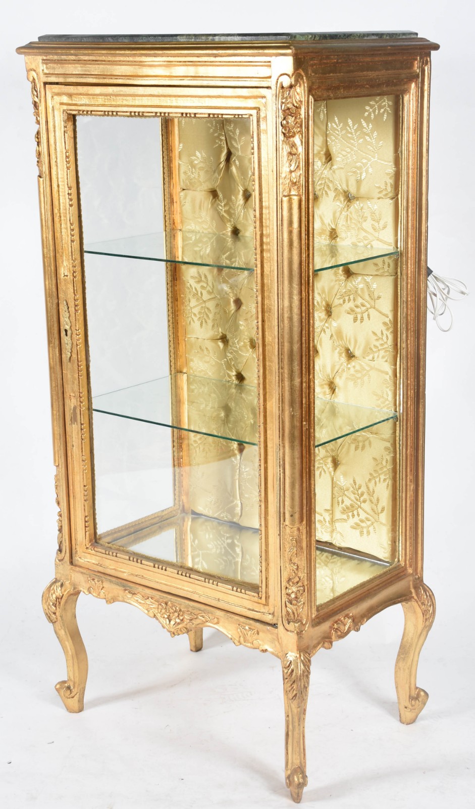 Vitrine de madeira dourada estilo francês, 2 prateleiras de vidro... - foto 1 de 4