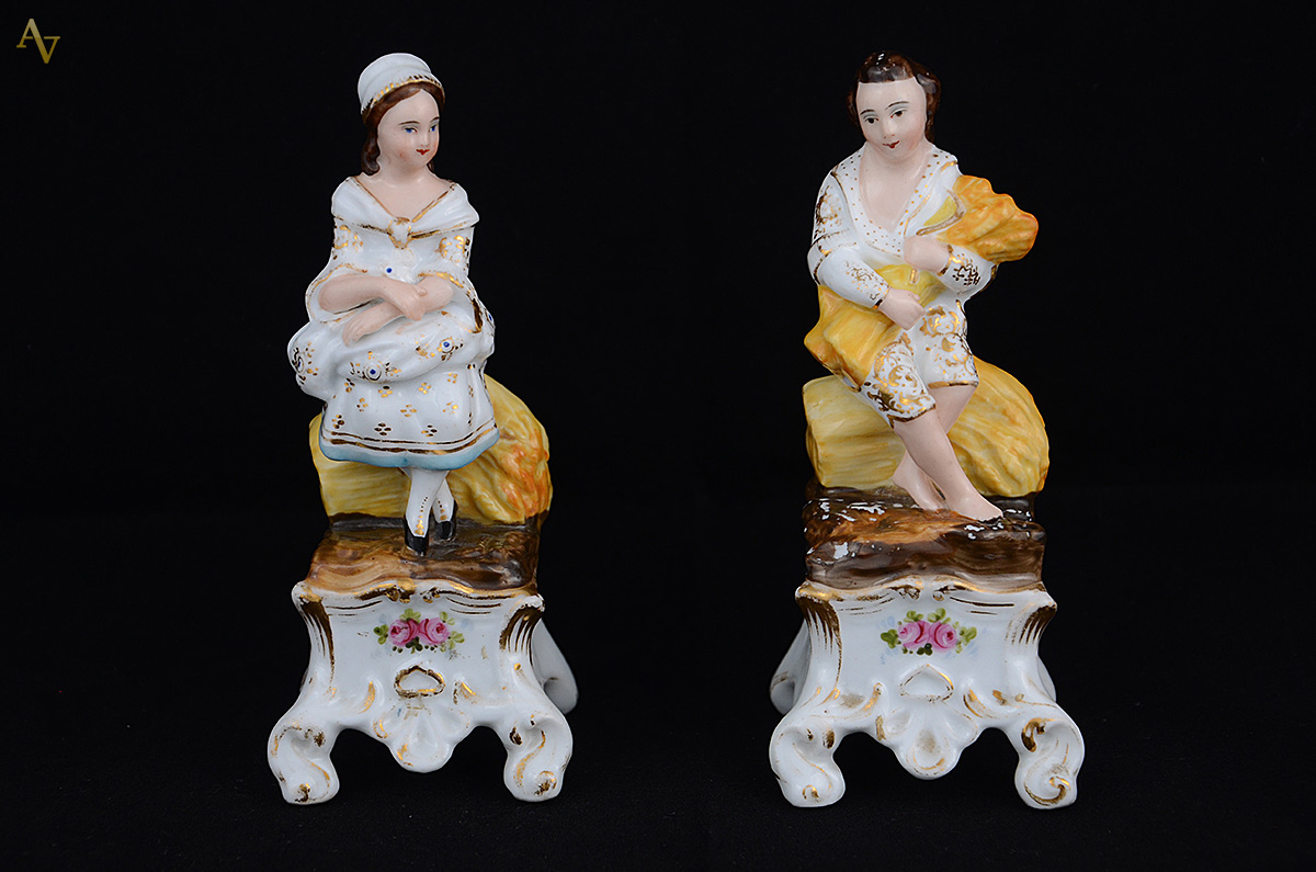 Par de pequenas estatuetas de porcelana Velho Paris - França séc... - foto 1 de 2