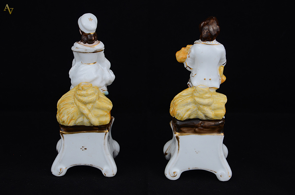 Par de pequenas estatuetas de porcelana Velho Paris - França séc... - foto 2 de 2