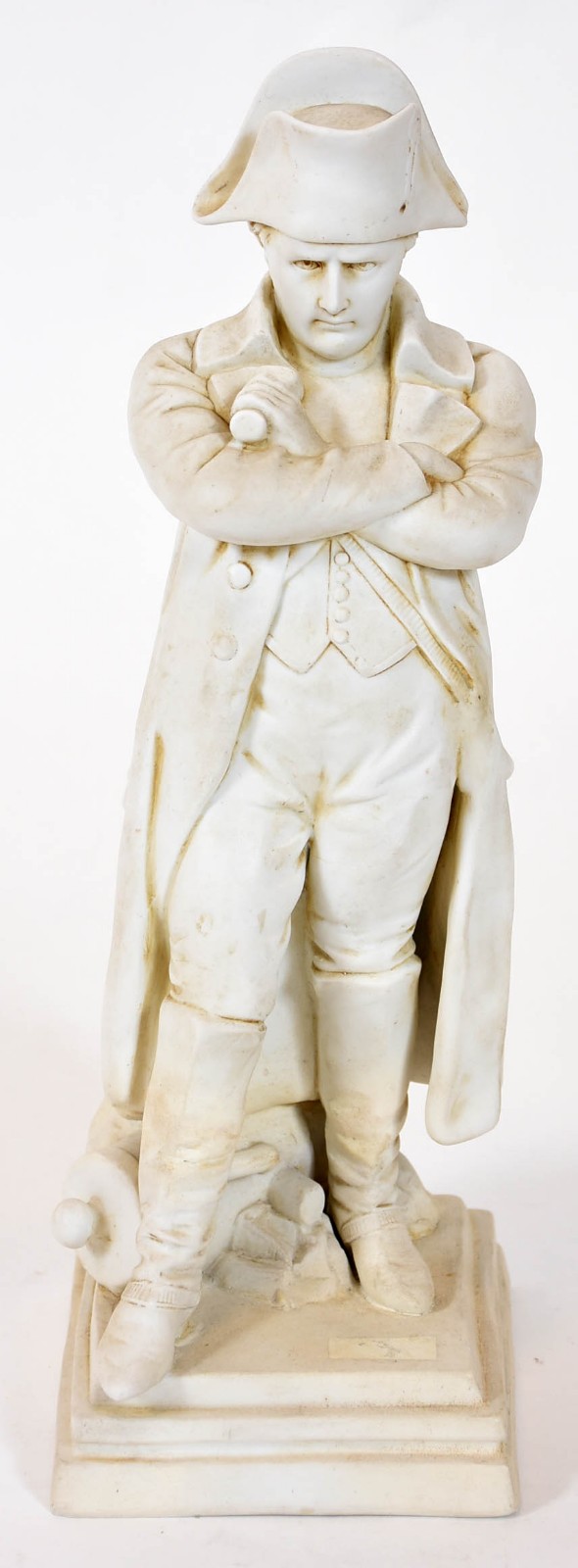 Estatueta de biscuit europeu representando Napoleão. Marca na base. - foto 1 de 4