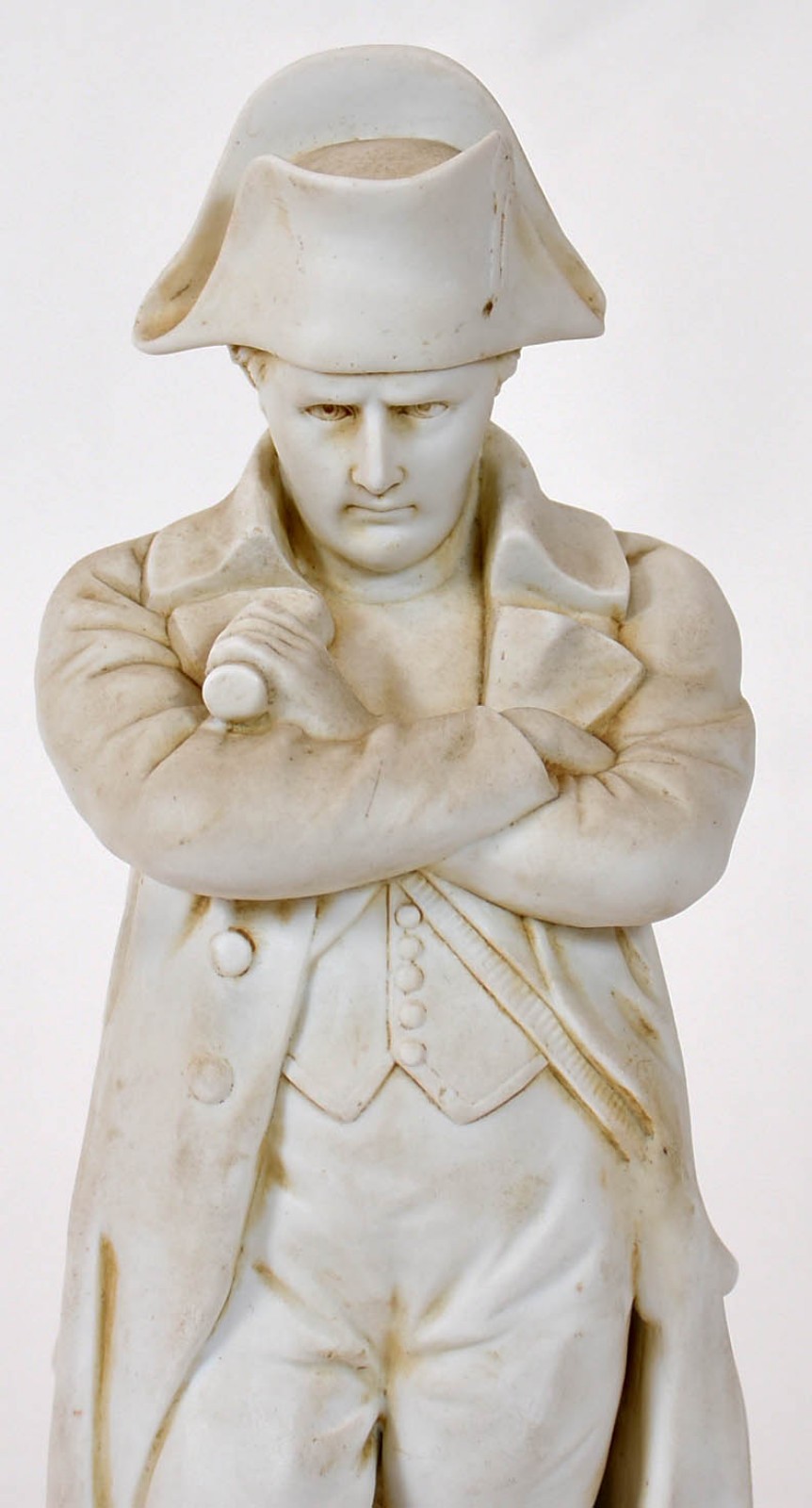 Estatueta de biscuit europeu representando Napoleão. Marca na base. - foto 2 de 4