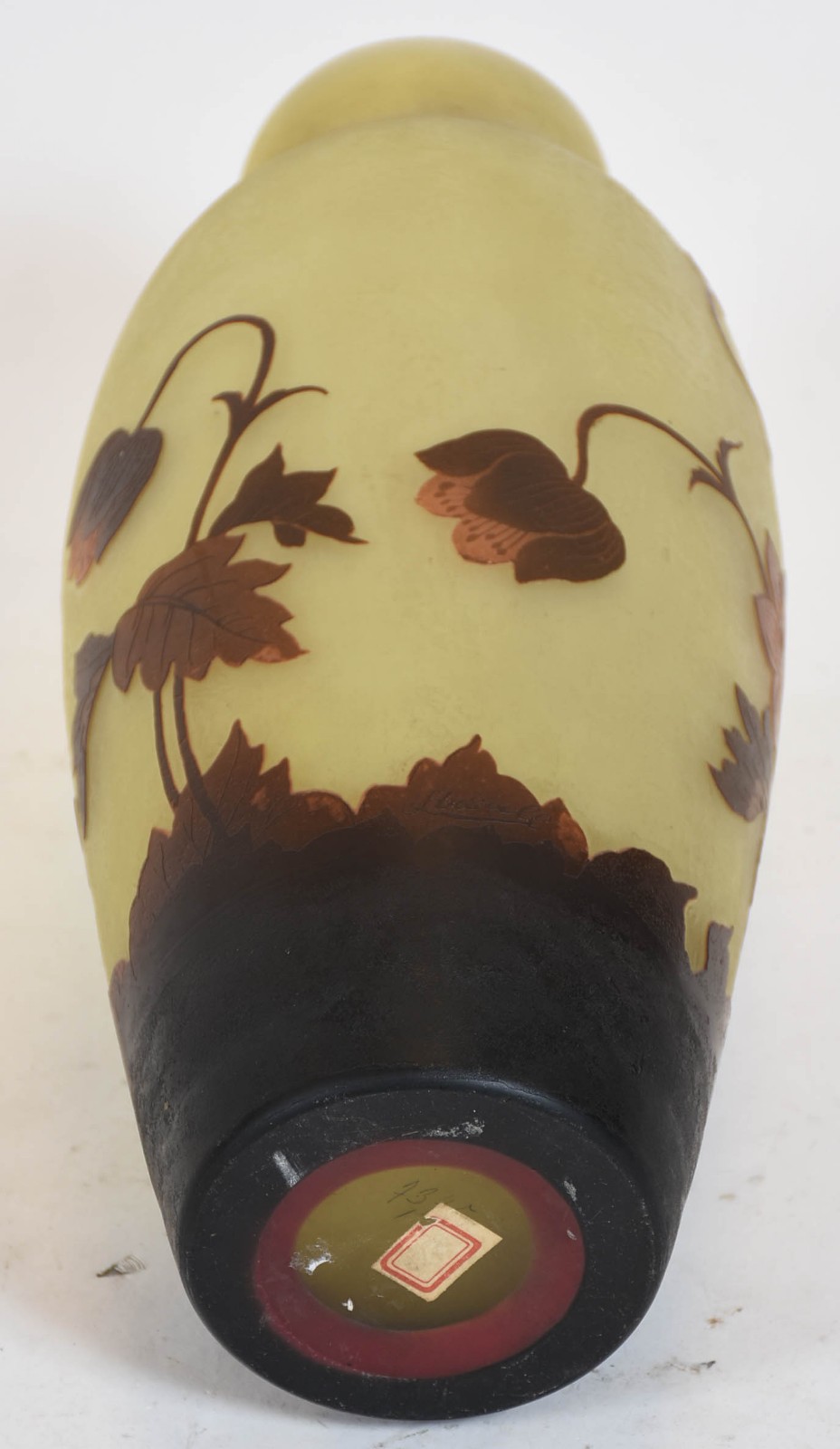 Vaso frances de pasta de vidro amarelo com flores em cameo marrom... - foto 4 de 4