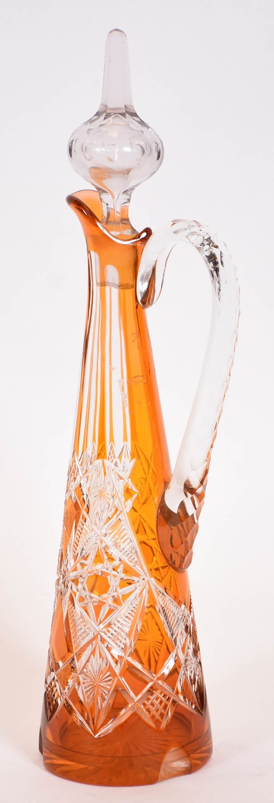 Garrafa com alça de cristal doublé amarela ricamente lapidada. - foto 1 de 4