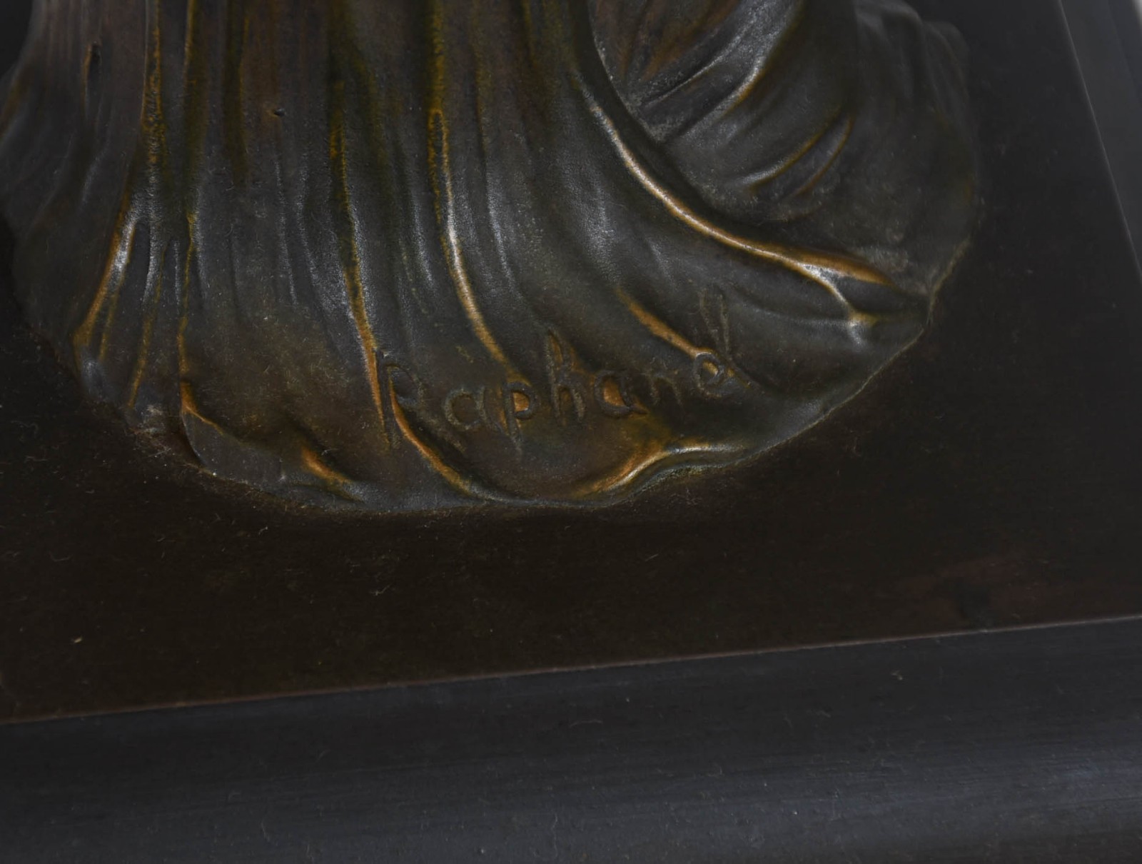 Estatueta em bronze e marfim representando jovem" La Chanson"... - foto 6 de 6