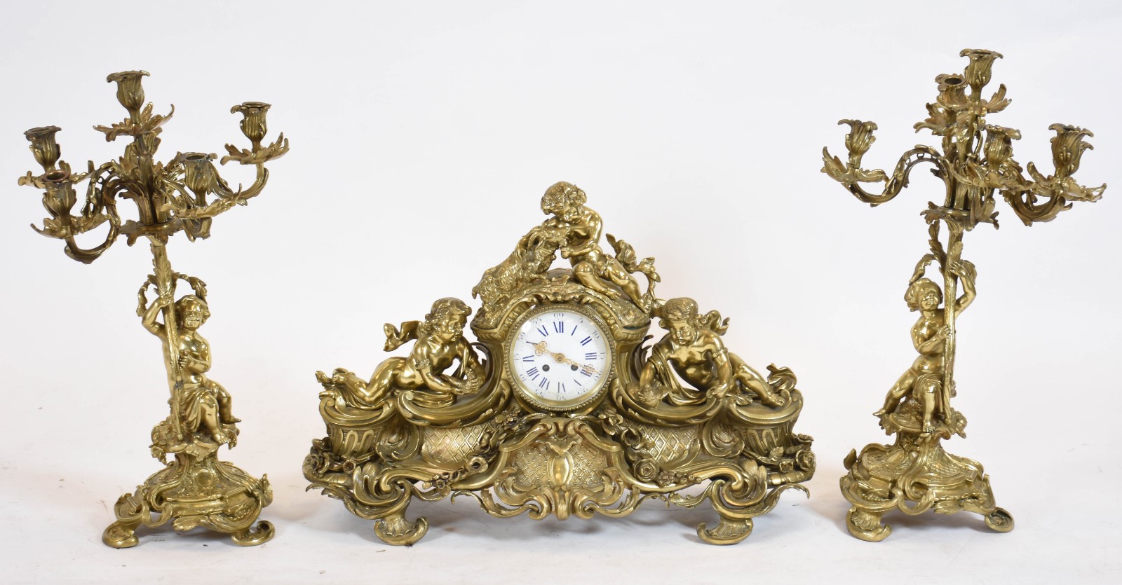 Guarniture de bronze frances composto de relógio ornamentado com... - foto 1 de 6