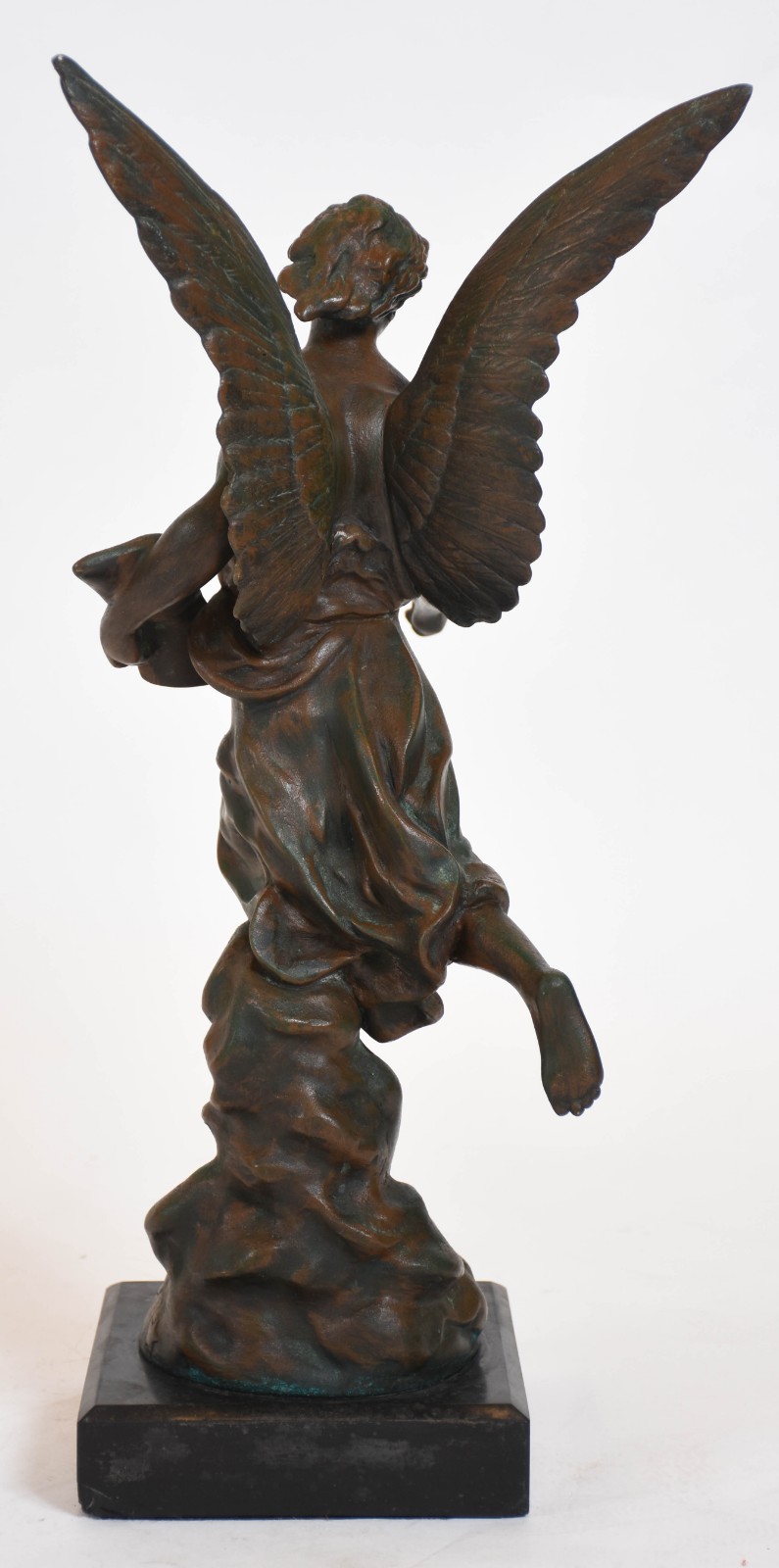 Estatueta de bronze representando Vitória Alada, base de mármore. - foto 5 de 6