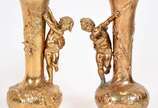 L&F Moreau,  - Par de vasos de Petit Bronze dourado, ladeados com figuras infantis,  vidros originais, assinados.