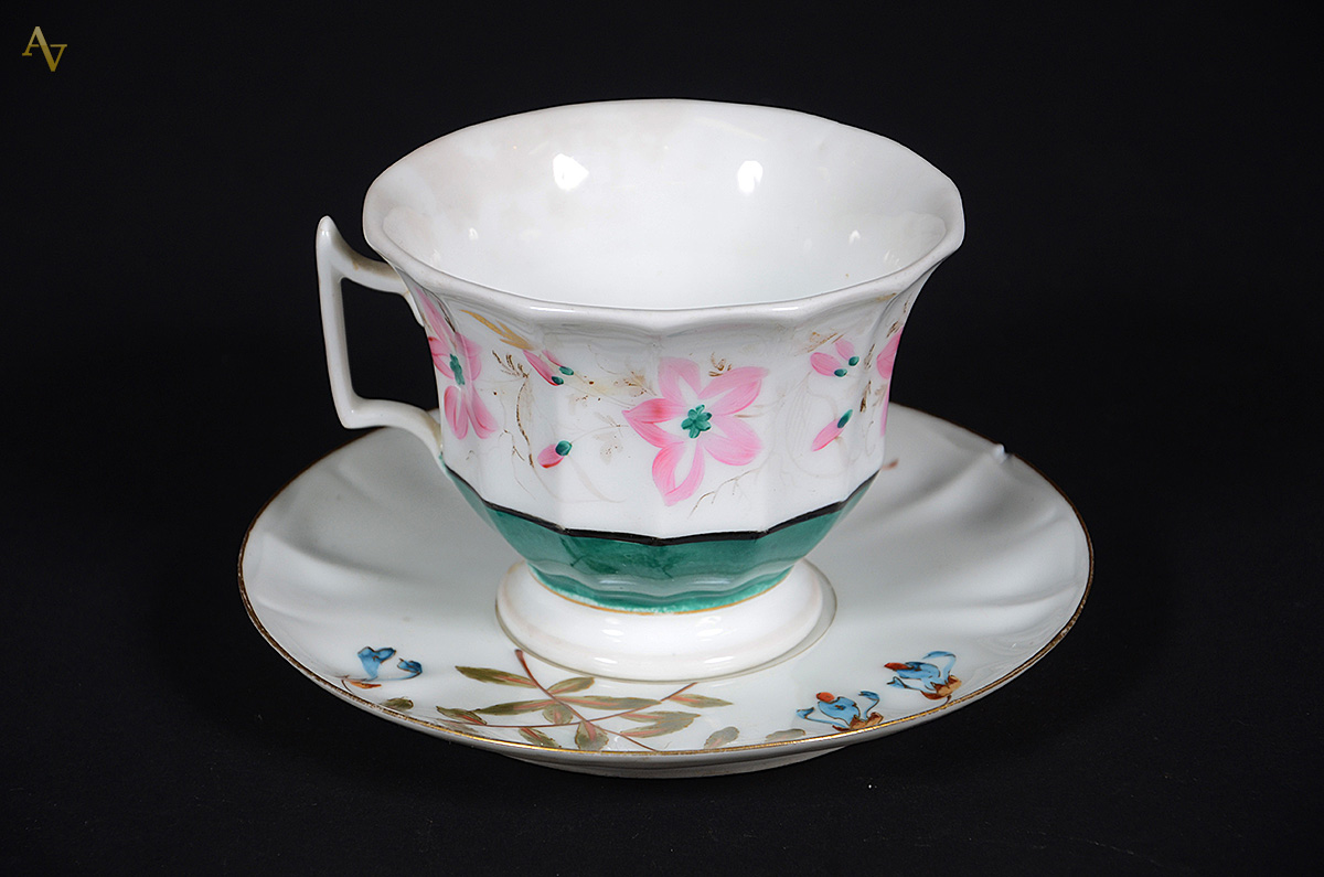Xícara de porcelana Velho Paris. - foto 1 de 2