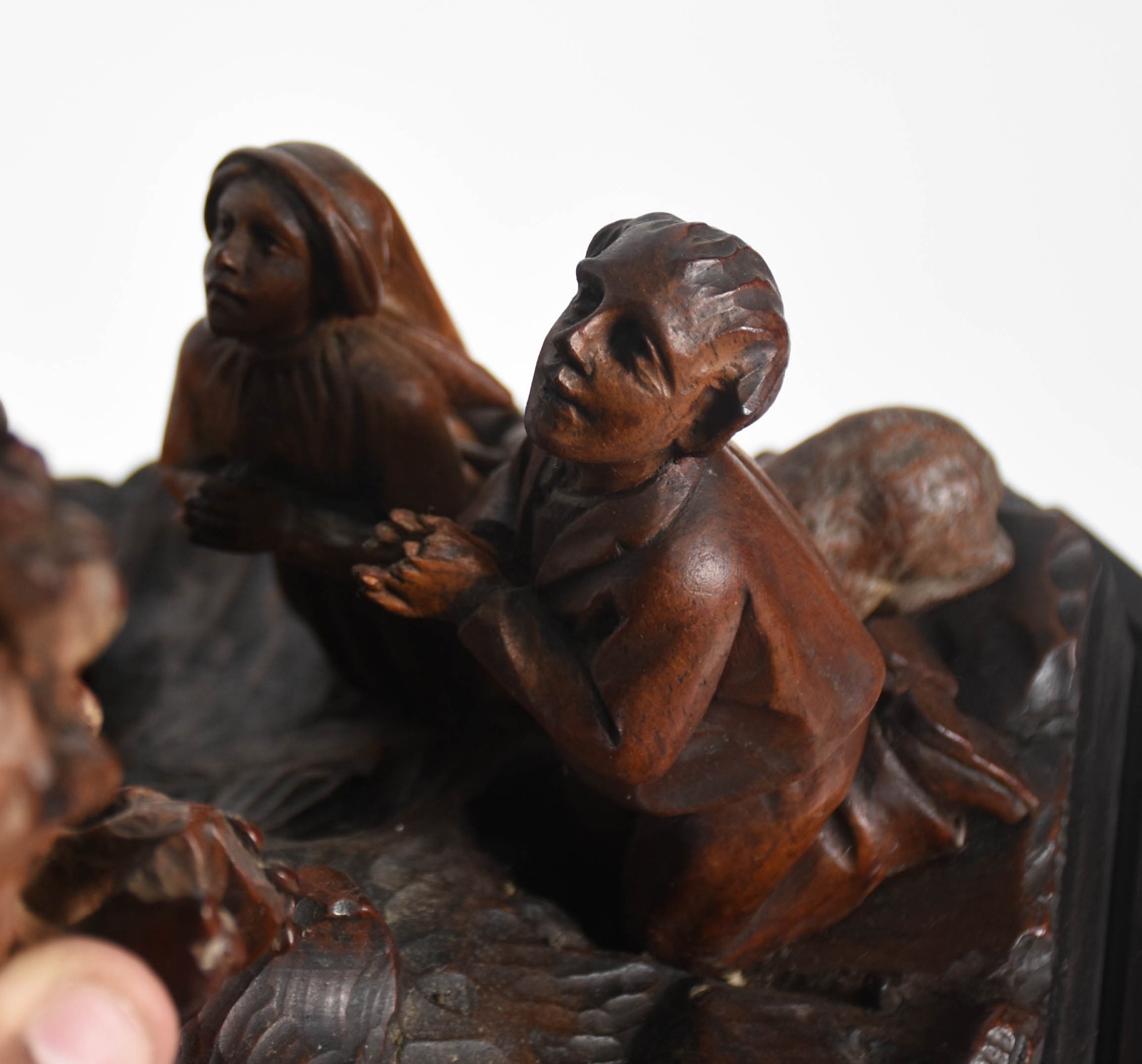 NOSSA SENHORA DE FÁTIMA com 3 pastorinhos - Imagem de madeira nobre... - foto 4 de 5