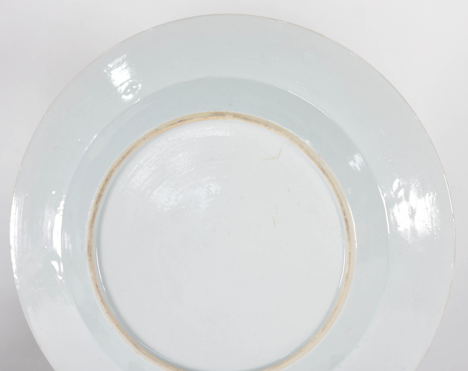 Par de pratos de porcelana da Companhia das Índias com flores e... - foto 5 de 5
