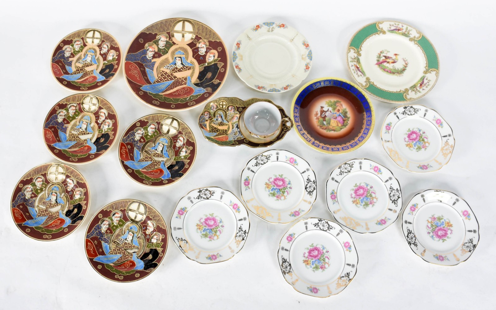 Diversas pecas de porcelana oriental sendo, um prato de bolo e 5 de... - foto 1 de 9