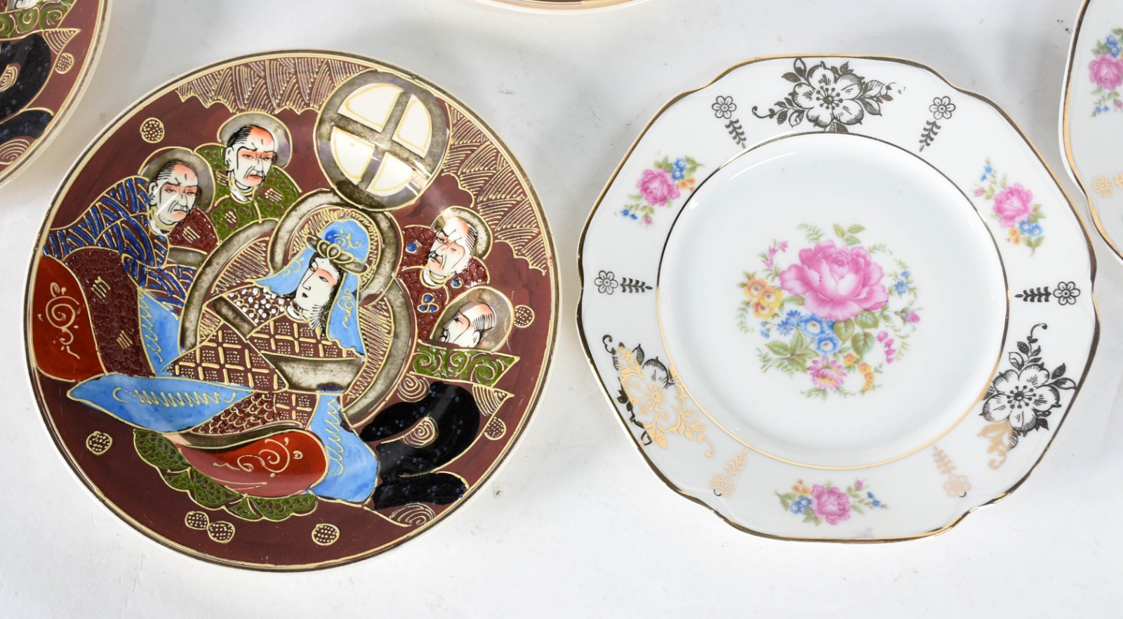 Diversas pecas de porcelana oriental sendo, um prato de bolo e 5 de... - foto 3 de 9
