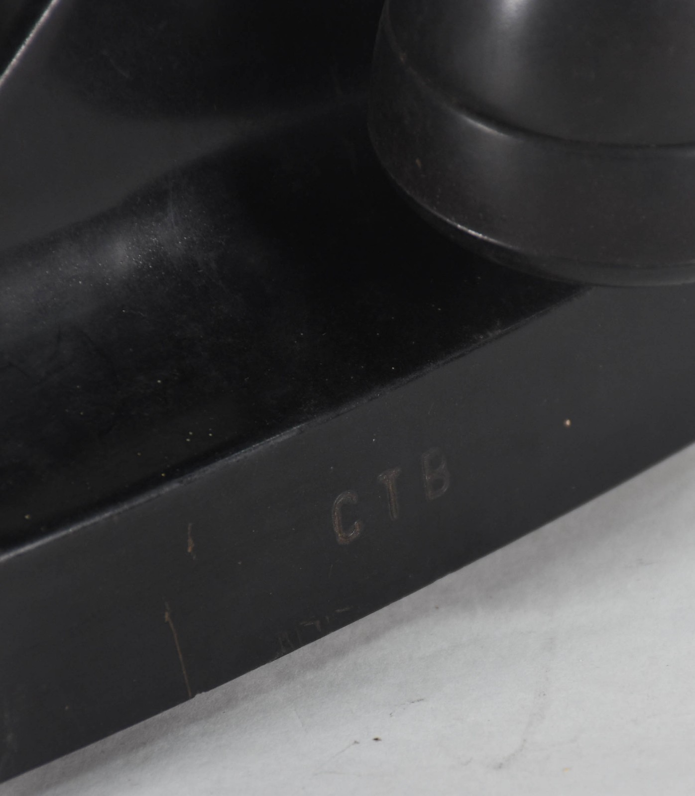 Aparelho telefônico da antiga CTB (Companhia Telefônica Brasileira). - foto 5 de 9
