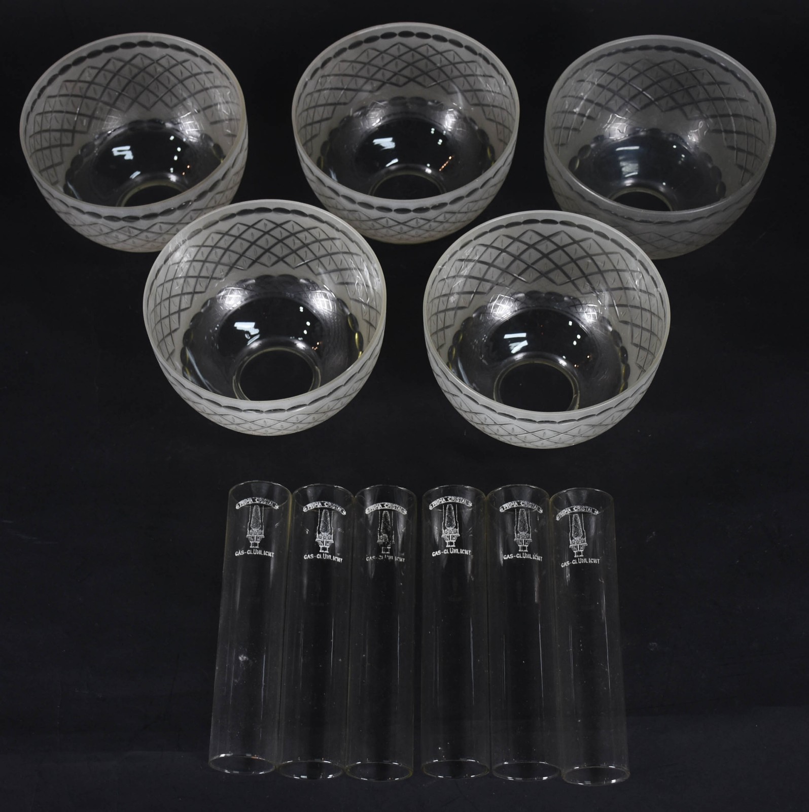 Conjunto com 5 mangas de cristal para lustre e cinco “chaminés” de... - foto 1 de 4