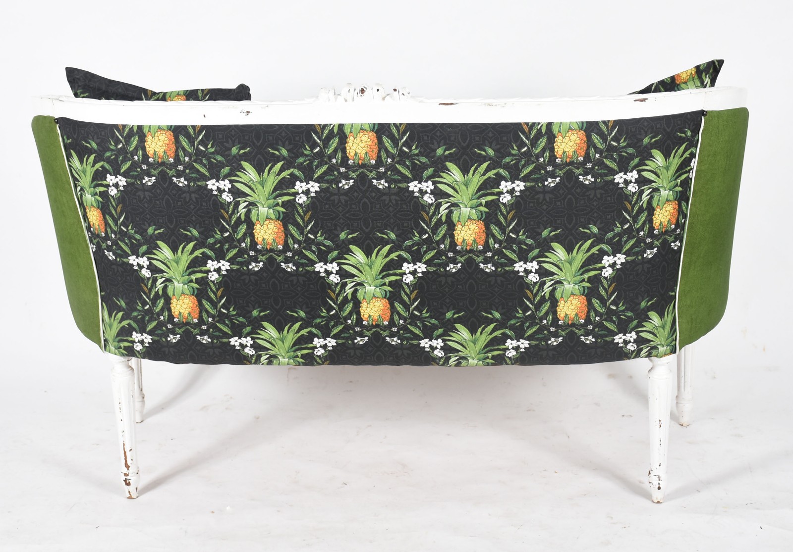 Conjunto de sofá e duas poltronas de madeira nobre pintadas de... - foto 6 de 6