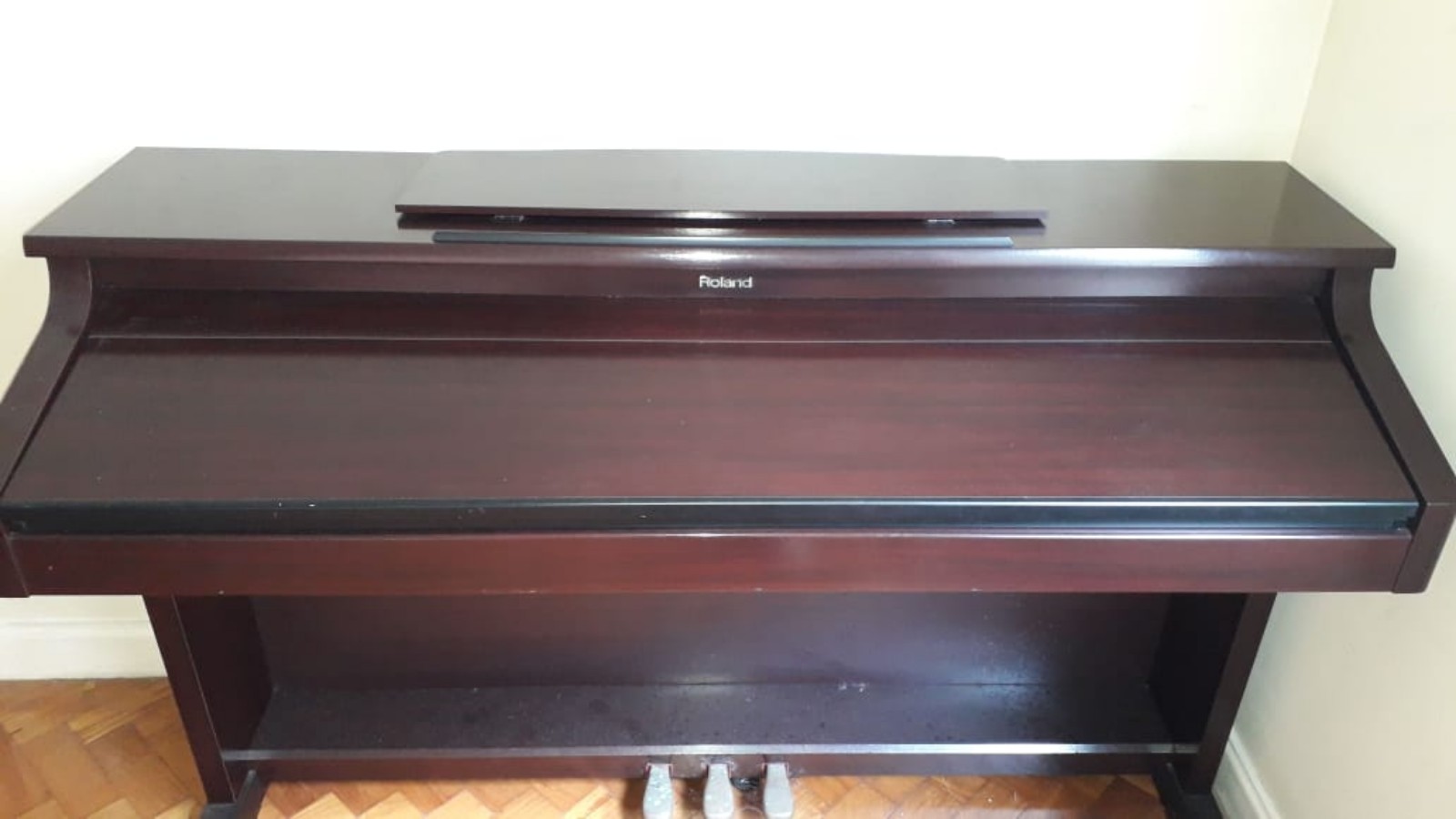 Piano elétrico da marca Roland Km 7/5. Retirada em apartamento na... - foto 2 de 5