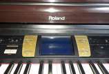 Piano elétrico da marca Roland Km 7/5. Retirada... - Piano elétrico da marca Roland Km 7/5. Retirada em apartamento na Av.Rui Barbosa. Flamengo, RJ.