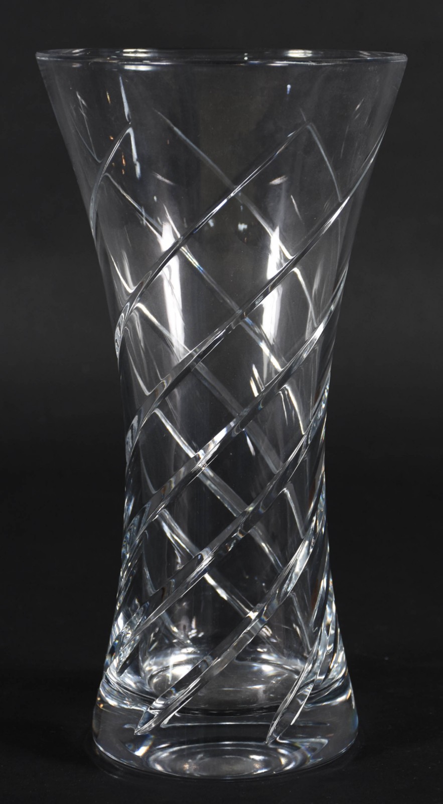 Vaso de cristal com frisos lapidados - foto 1 de 3