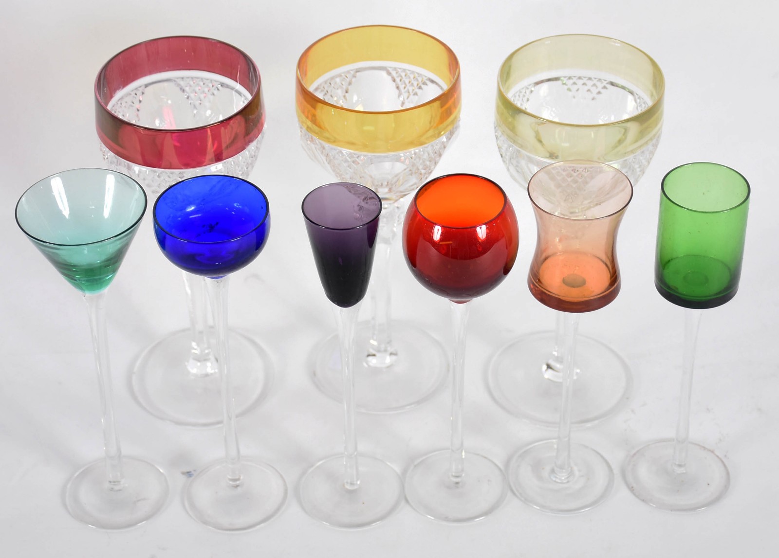 Diversas peças, três cálices de pé alto com bordas coloridas (alt.19... - foto 2 de 3