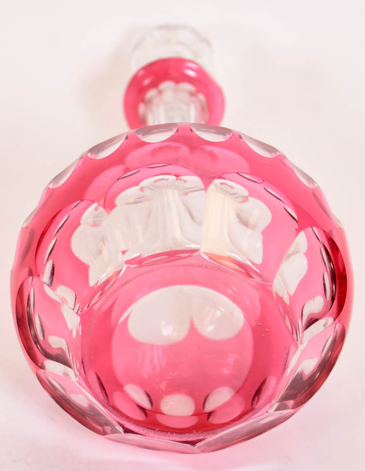 Garrafa bojuda de cristal frances vermelho lapidação dedão. - foto 4 de 4