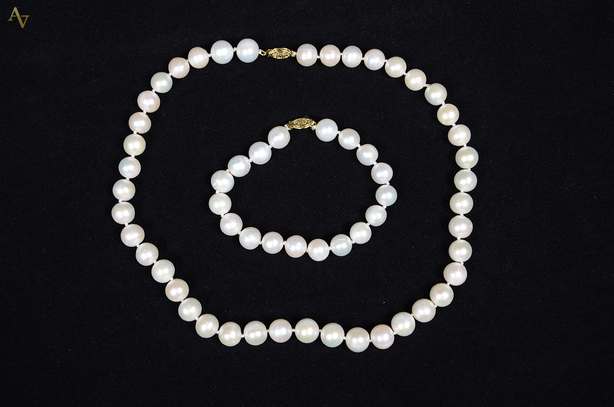 Colar de pérolas e pulseira, fecho ouro 14 k - Comprimento 47 cm e 21...