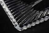 Cinco peças diversas de cristal, sendo 2 frutei... - Cinco peças diversas de cristal, sendo 2 fruteiras com pé, 2 bowls e 1 travessa para rocambole.