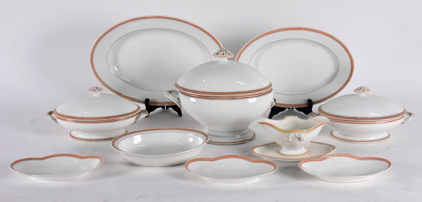 Aparelho de jantar de porcelana Velho Paris composto de 10 pratos... - foto 2 de 11