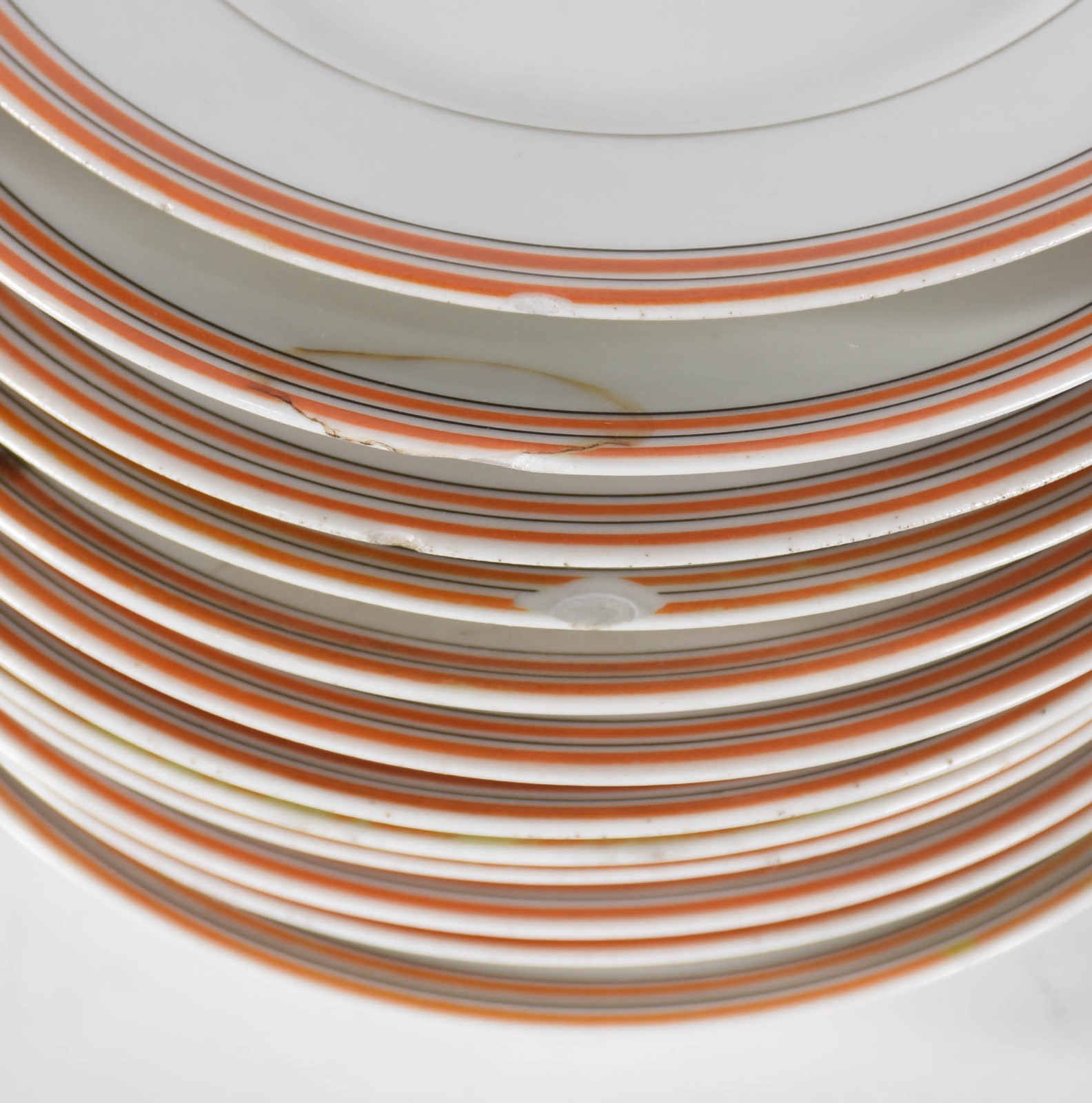 Aparelho de jantar de porcelana Velho Paris composto de 10 pratos... - foto 9 de 11