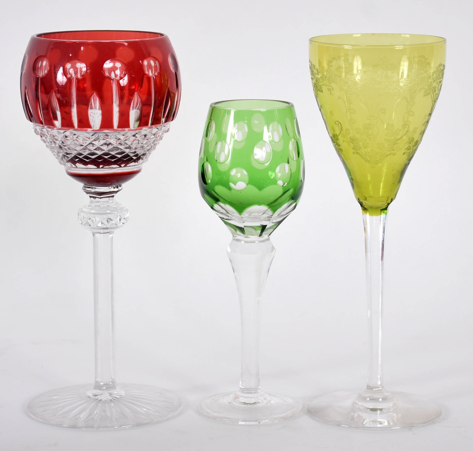 Onze diversos cálices de cristal colorido, sendo quatro de pé alto... - foto 3 de 3