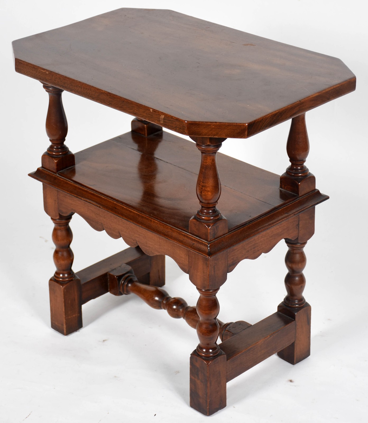 Mesa auxiliar de madeira nobre estilo colonial brasileiro, pernas... - foto 1 de 3