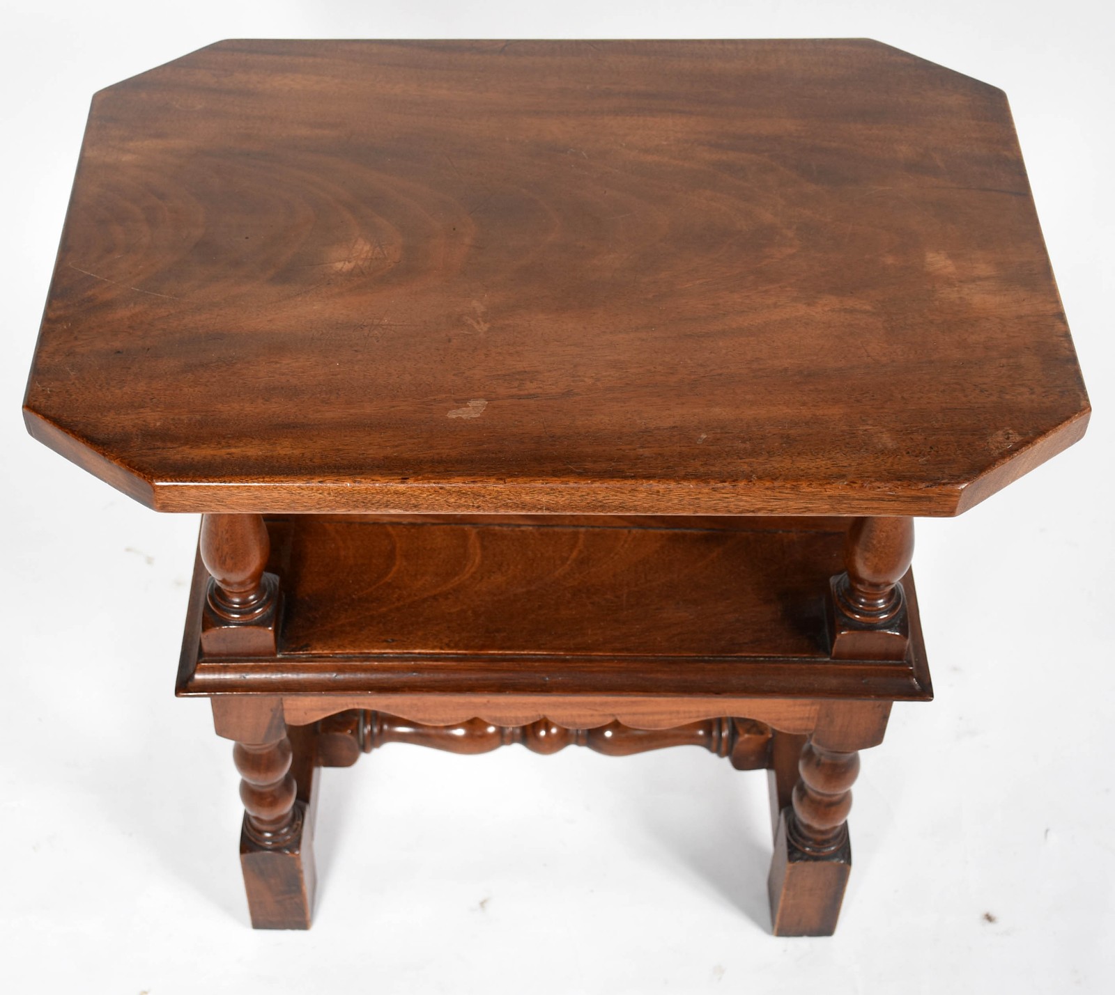 Mesa auxiliar de madeira nobre estilo colonial brasileiro, pernas... - foto 3 de 3