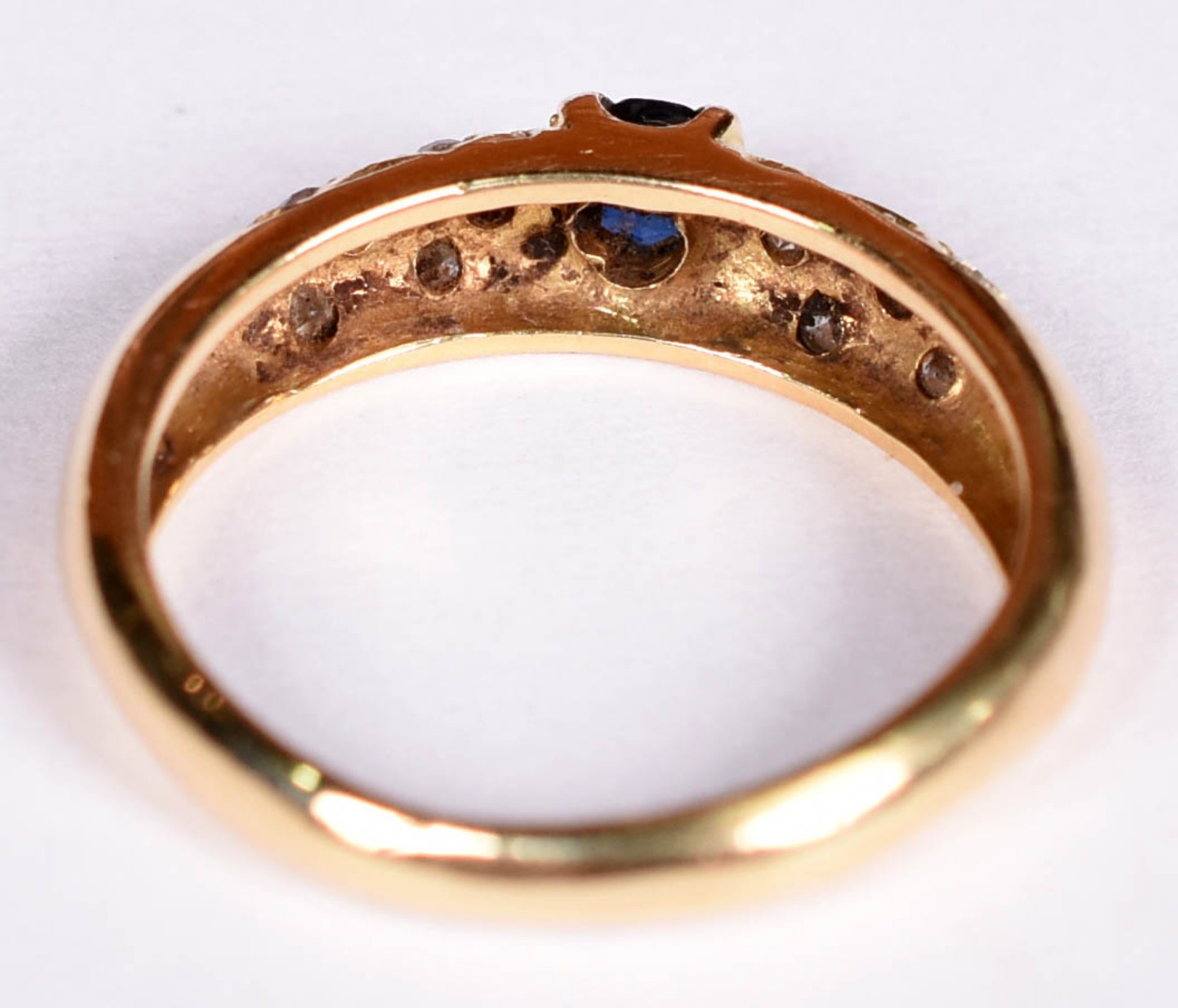 Anel de ouro 18 k com 20 brilhantes e pedra azul, aro 14 (Por motivos... - foto 3 de 3